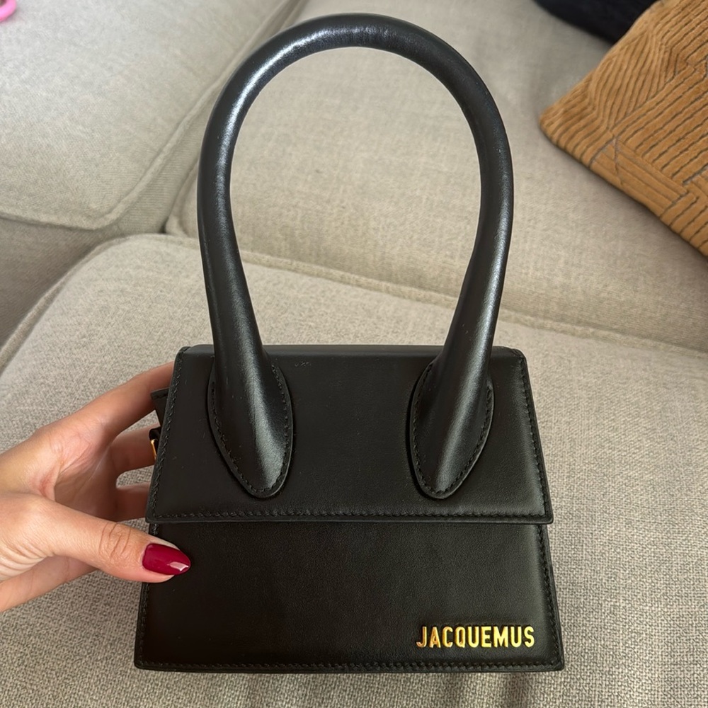 Jacquemus Le chiquito moyen black bag